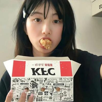 穿黑衣的女孩