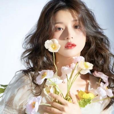 隔壁的吸血鬼美眉